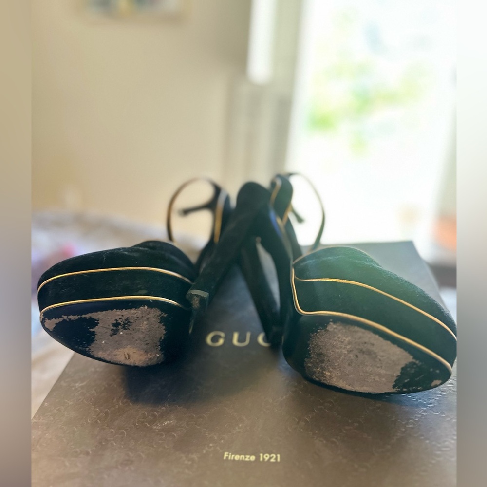 Gucci Black and Gold Heels - Picture 7 of 16